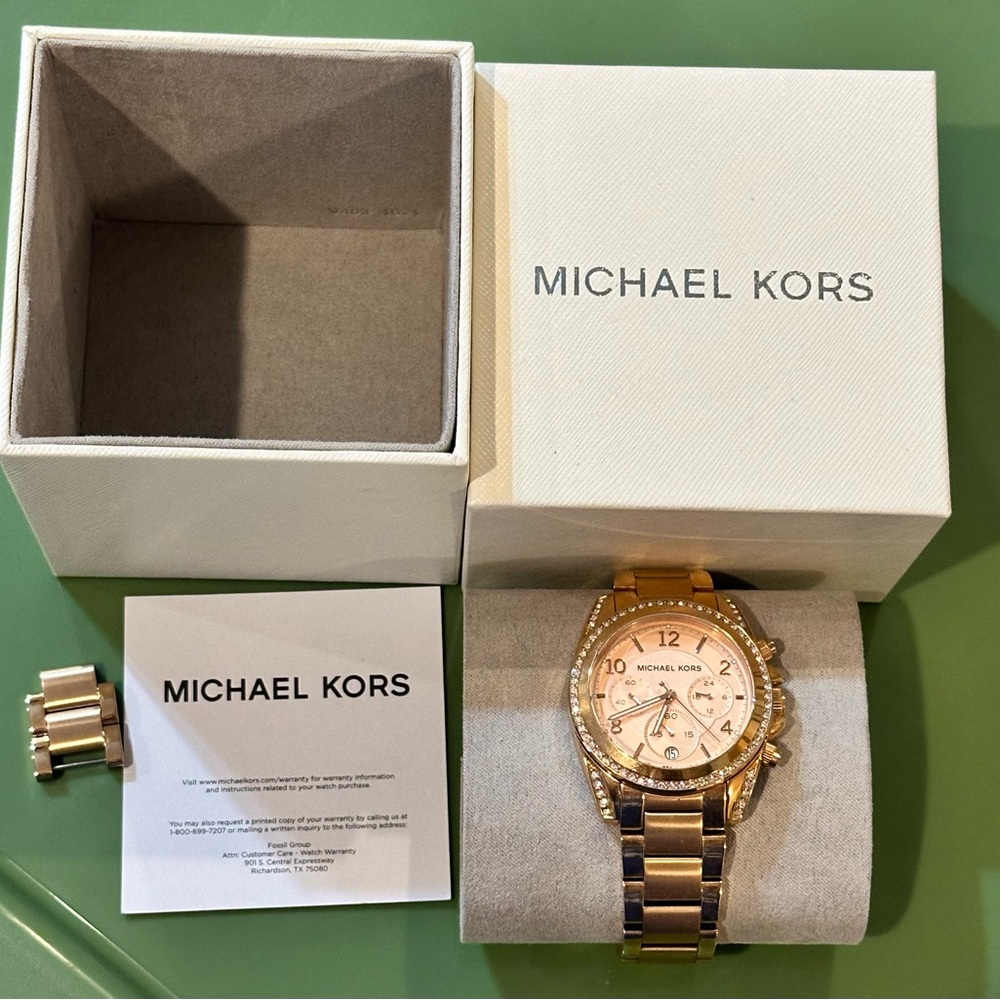 Michael Kors Blaire Rose Gold with Crystal Accents Women’s Watch - Picture 5 of 12